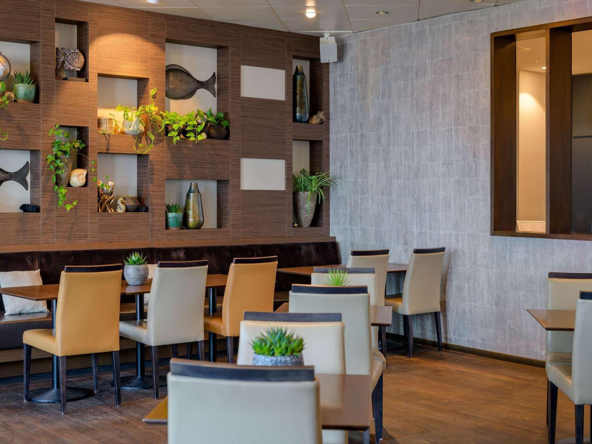 Hotel Moevenpick 4*